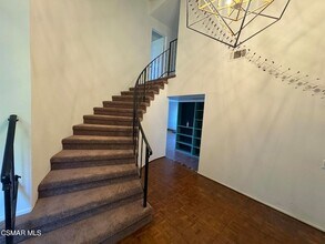 576 Pinecliff Pl in Simi Valley, CA - Building Photo - Building Photo