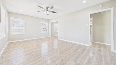 2430 31st St in Lubbock, TX - Building Photo - Building Photo