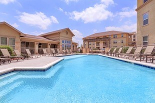 Playa Del Pueblo in Midland, TX - Building Photo
