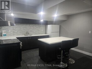96 Reginald Lamb Crescent in Markham, ON - Building Photo - Building Photo