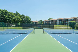 Golfside Lake in Ypsilanti, MI - Building Photo - Building Photo