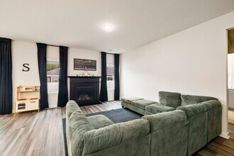 813 Elgon Walk Dr in Fountain Inn, SC - Building Photo - Building Photo