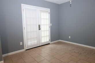 5331 Ridge Forest Dr in Stone Mountain, GA - Building Photo - Building Photo