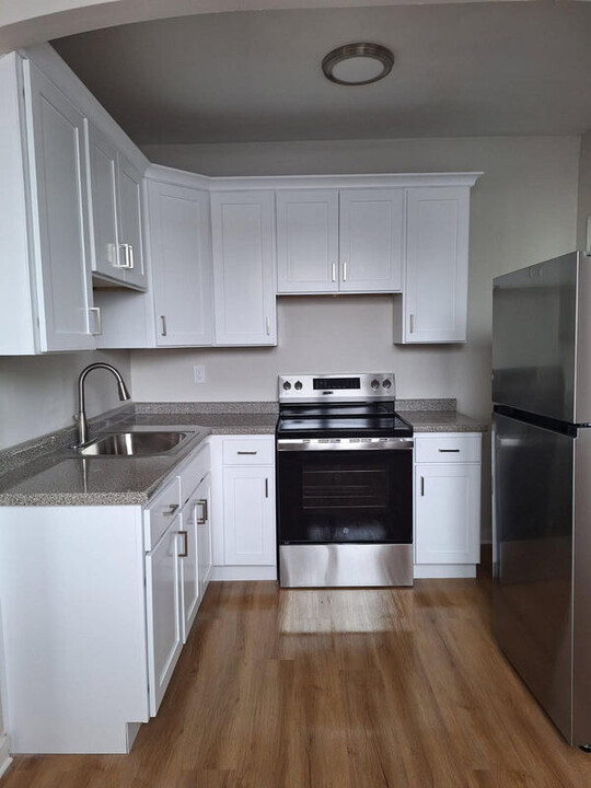 276 Collins St in Hartford, CT - Building Photo