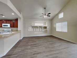 3810 Shimmering Creek Ave in North Las Vegas, NV - Building Photo - Building Photo