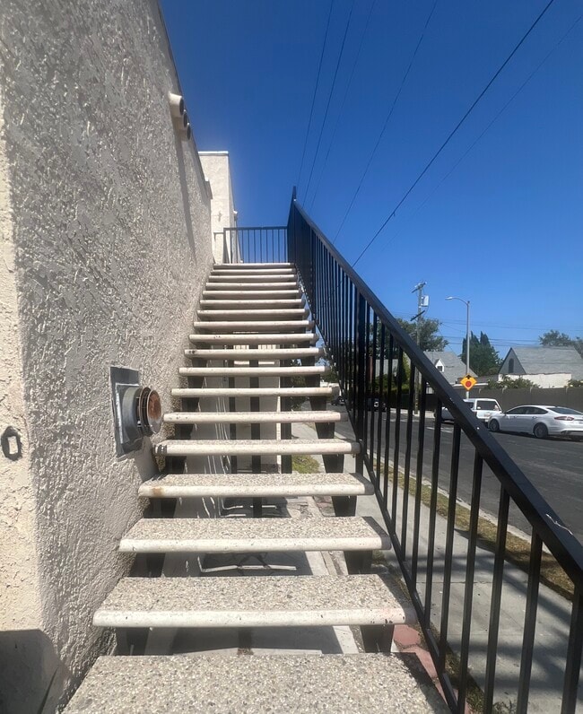 800 N Mansfield Ave, Unit 800