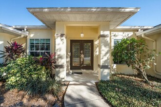 3298 Branch Creek Dr in Sarasota, FL - Foto de edificio - Building Photo