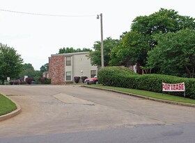 Vantage Point Apartments in Springdale, AR - Building Photo