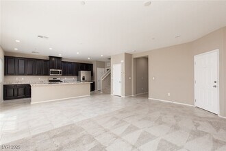 4536 Lafontaine Ct in North Las Vegas, NV - Foto de edificio - Building Photo