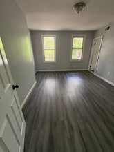 42 S 12th St, Unit 2 in Newark, NJ - Foto de edificio - Building Photo