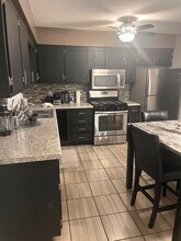 2829 E Wood St in Decatur, IL - Foto de edificio - Building Photo