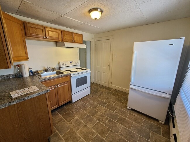 617 3rd St N, Unit upstairs