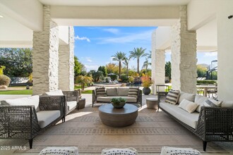 7610 N Mockingbird Ln in Paradise Valley, AZ - Building Photo - Building Photo