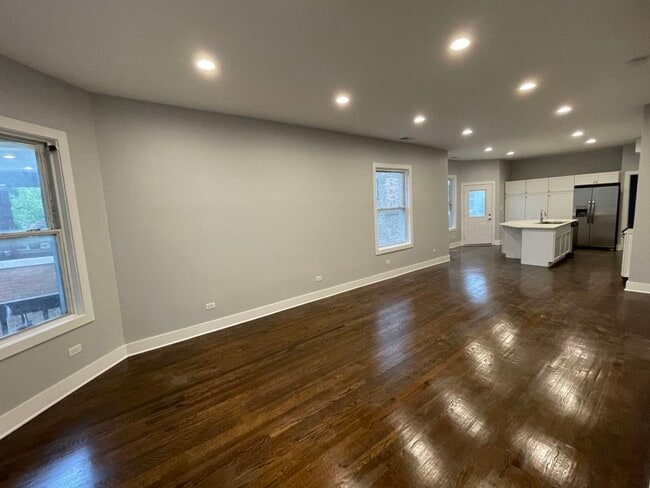 2442 N Lawndale Ave in Chicago, IL - Building Photo - Building Photo
