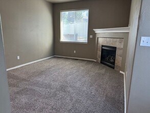 471 SW Garfield Ave-Unit -Gar471- 300 in Bend, OR - Foto de edificio - Building Photo
