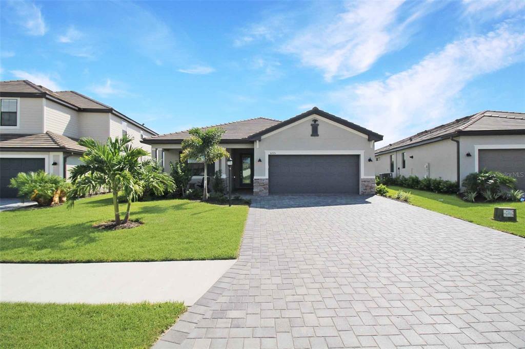 5225 Blue Crush St in Bradenton, FL - Building Photo