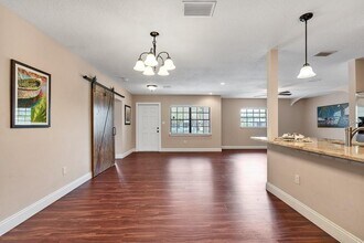4521 S Lois Ave in Tampa, FL - Building Photo - Building Photo