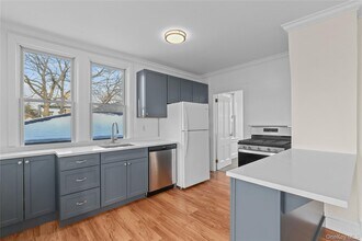 10 S Eckar St in Irvington, NY - Building Photo - Building Photo