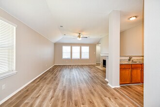 513 Colt Dr in Forney, TX - Foto de edificio - Building Photo