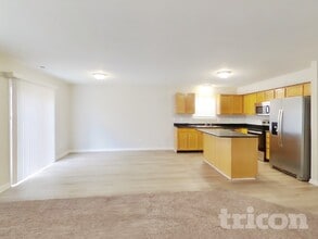 594 Sun Ridge Blvd in Avon, IN - Building Photo - Building Photo