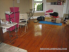 1069 Beacon St, Unit 7 in Brookline, MA - Building Photo - Building Photo