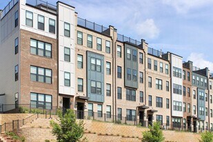 670 Noush Ct in Charlottesville, VA - Building Photo