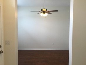 2061 Jimmy Ln in Jacksonville, FL - Foto de edificio - Building Photo