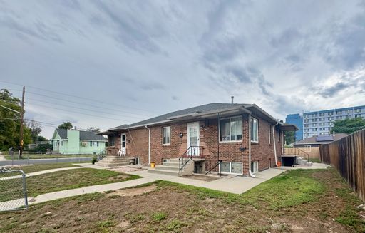 1401 Elmira St in Aurora, CO - Building Photo