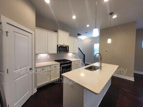 5728 Taylor Wy in Sandy Springs, GA - Building Photo - Building Photo