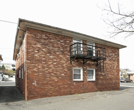 146 Westfield Ave in Clark, NJ - Building Photo - Building Photo