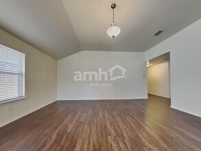 9421 Pastime Ct in Fort Worth, TX - Foto de edificio - Building Photo