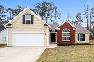 235 Sandstone Dr in Hampton, GA - Building Photo