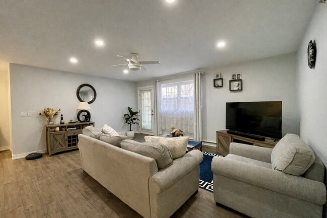 300 Cunat Blvd in Richmond, IL - Building Photo - Building Photo