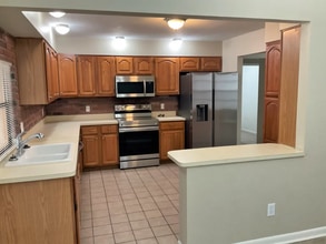 200 SE 19th Terrace in Cape Coral, FL - Foto de edificio - Building Photo