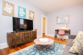 636 Washington St in Brookline, MA - Building Photo - Building Photo