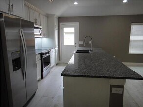 709 W Hull St in Denison, TX - Building Photo - Building Photo