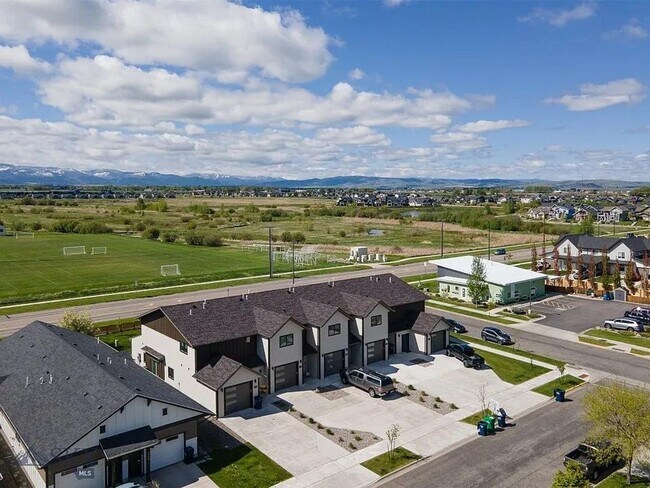 4394 Brookside Ln in Bozeman, MT - Building Photo - Building Photo