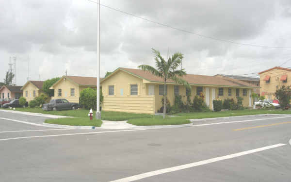 101 W 25th St in Hialeah, FL - Building Photo - Building Photo