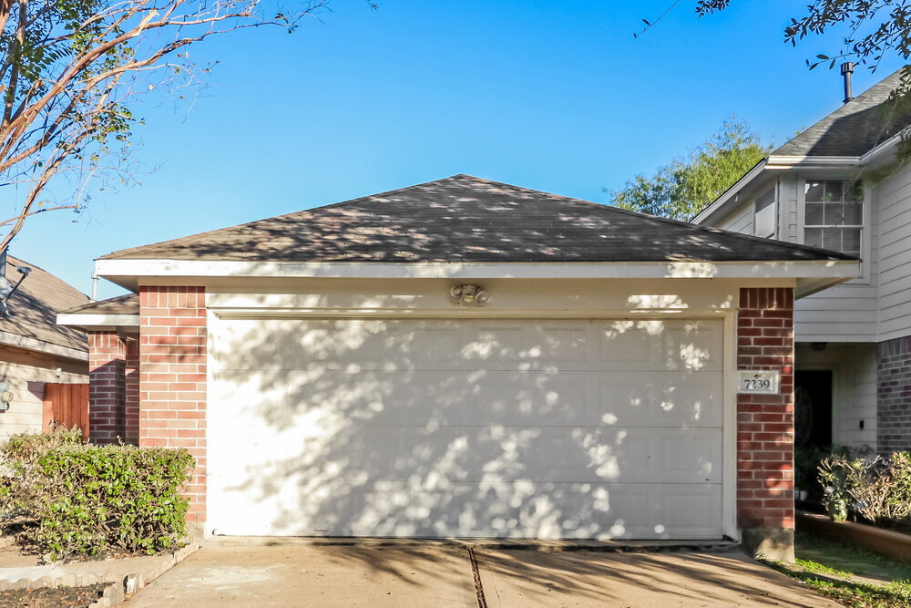 7239 Calcutta Spring Dr in Houston, TX - Building Photo