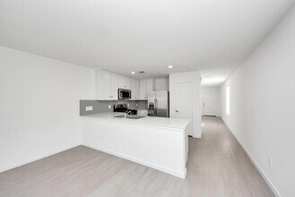 248 Hazy Pnes Ln in Willis, TX - Building Photo - Building Photo