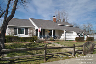 4504 Andover Ct in Sacramento, CA - Foto de edificio - Building Photo