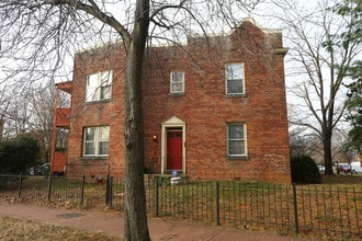 1251 S Carolina Ave SE in Washington, DC - Building Photo - Building Photo