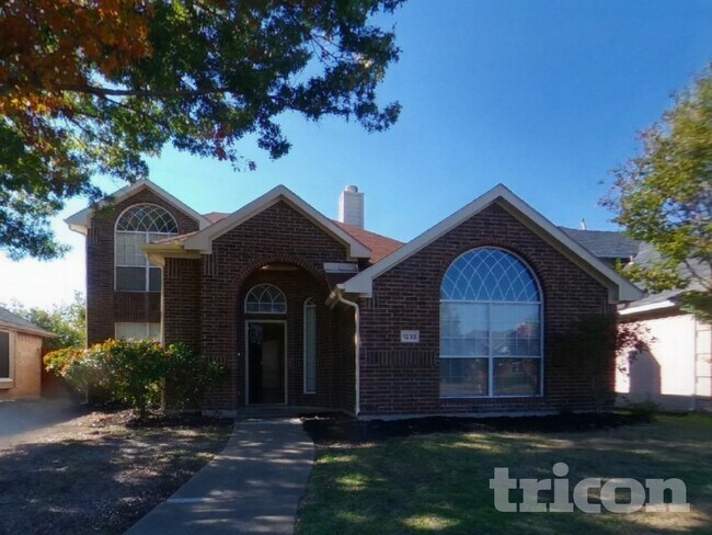 1233 Clear Creek Dr, Unit 219 Harvard Ave E - 203 in Mesquite, TX - Foto de edificio - Building Photo