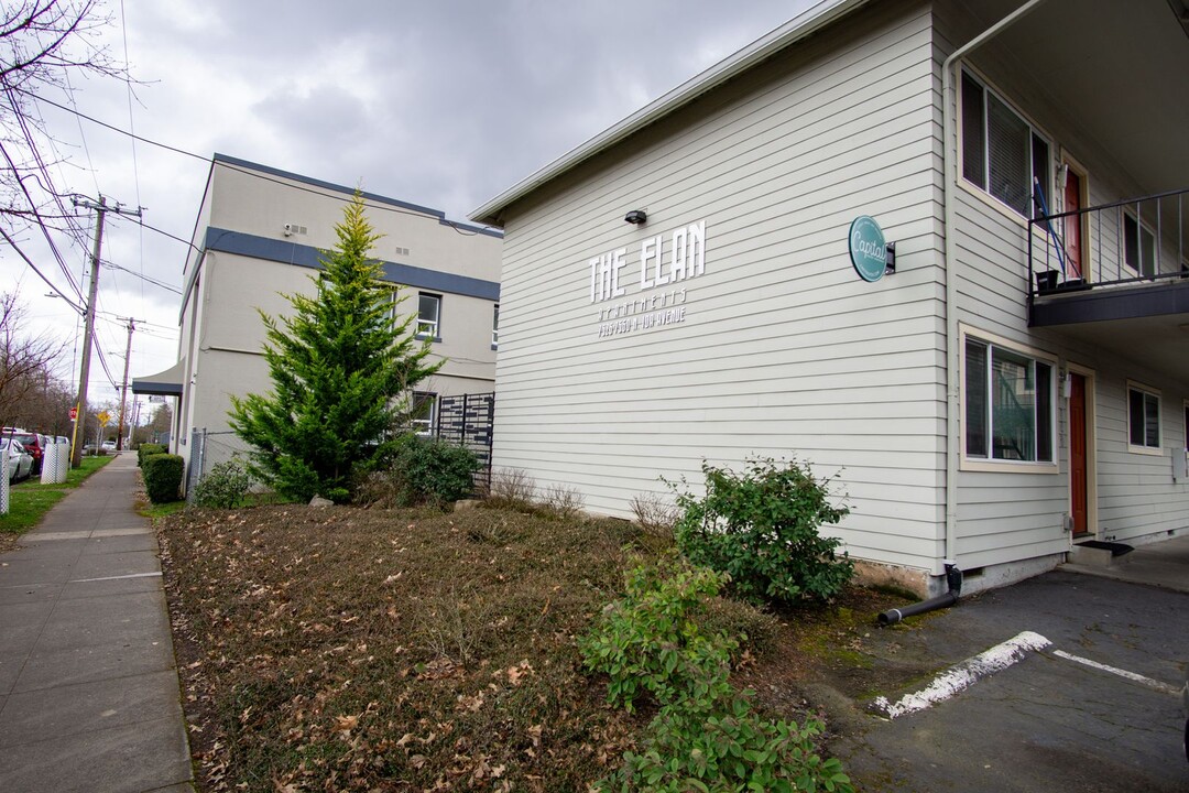 7556 N Ida Ave in Portland, OR - Foto de edificio