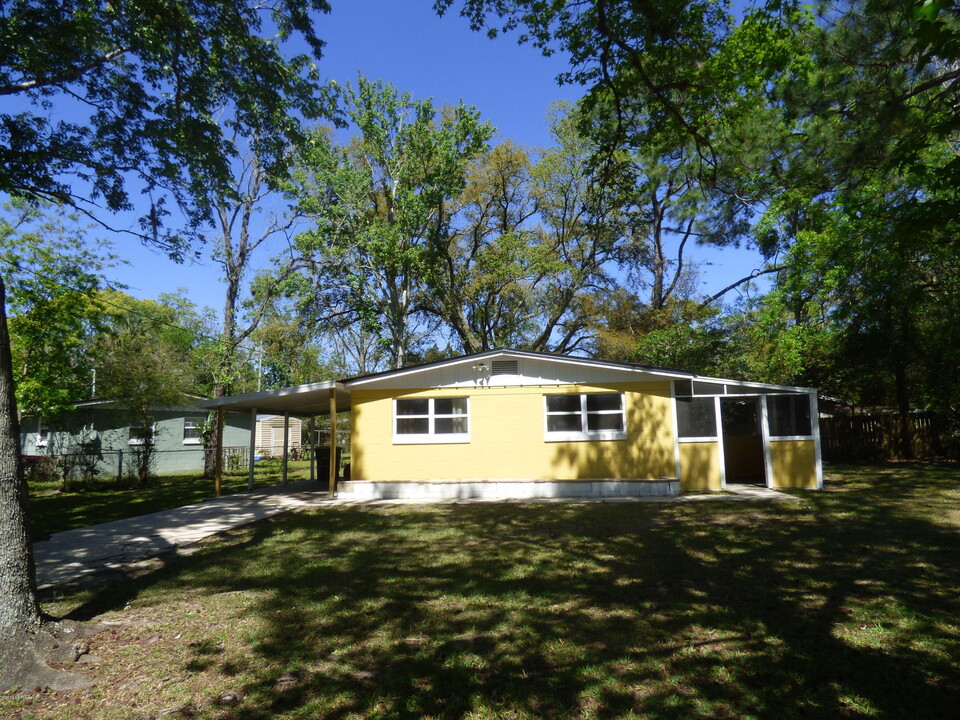 2426 Lane Ave S in Jacksonville, FL - Building Photo