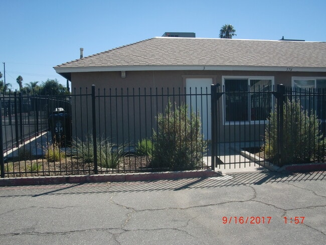 574 Greystone Ln, Unit #4, Unit #4