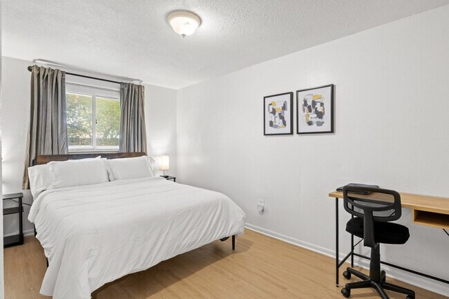 3906 E Powhatan Ave in Tampa, FL - Building Photo - Building Photo