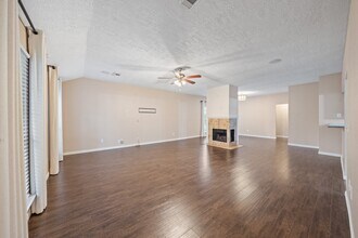 18178 Holly Green Dr in Houston, TX - Building Photo - Building Photo