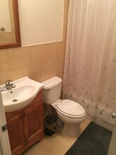 827 Reed St, Unit 1st Floor in Philadelphia, PA - Building Photo - Building Photo