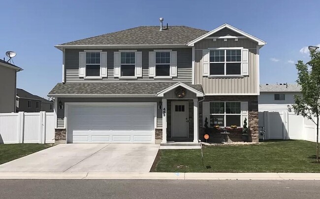 property at 453 W 880 N